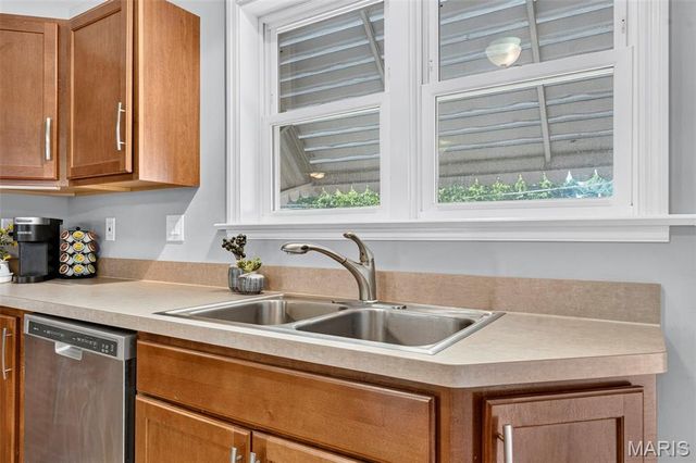 4317 Sunshine Drive, St Louis, MO 63116