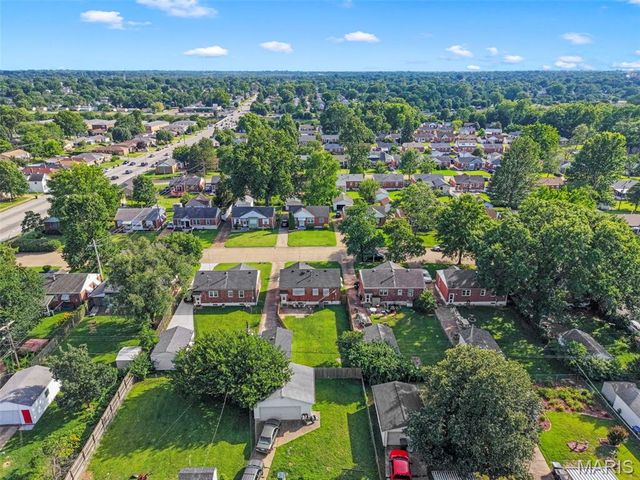 4317 Sunshine Drive, St Louis, MO 63116