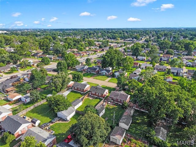 4317 Sunshine Drive, St Louis, MO 63116