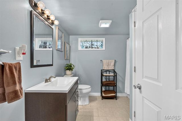 4317 Sunshine Drive, St Louis, MO 63116