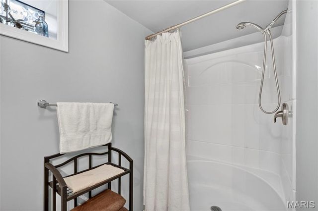 4317 Sunshine Drive, St Louis, MO 63116