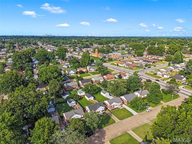 4317 Sunshine Drive, St Louis, MO 63116
