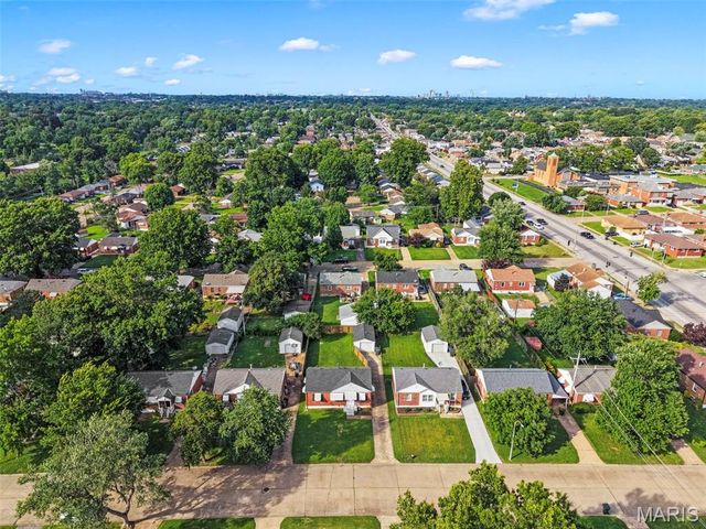 4317 Sunshine Drive, St Louis, MO 63116