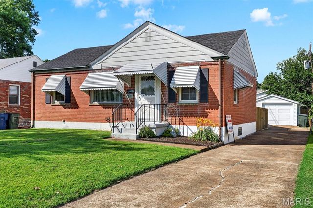 4317 Sunshine Drive, St Louis, MO 63116