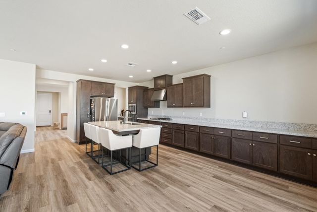2203 N Laverne Avenue, Fresno, CA 93727