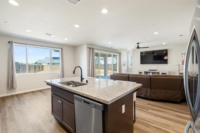 2203 N Laverne Avenue, Fresno, CA 93727