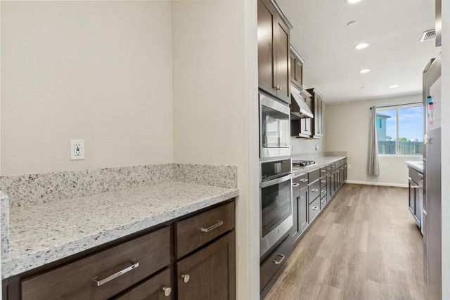 2203 N Laverne Avenue, Fresno, CA 93727