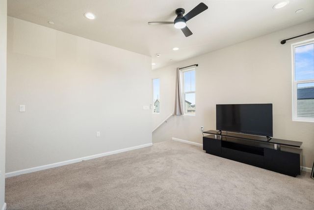 2203 N Laverne Avenue, Fresno, CA 93727