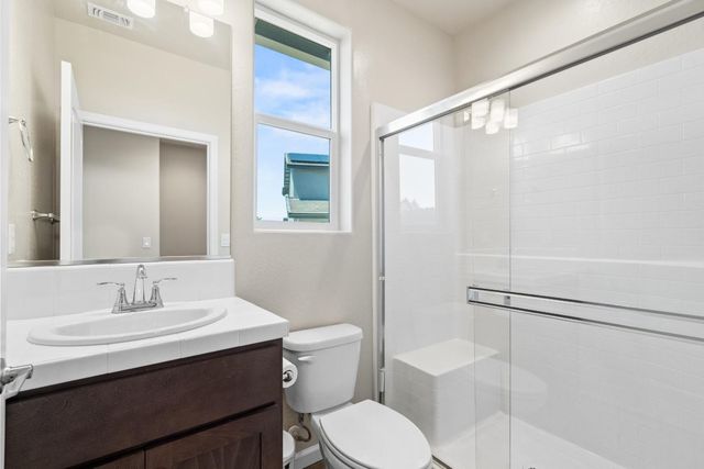 2203 N Laverne Avenue, Fresno, CA 93727