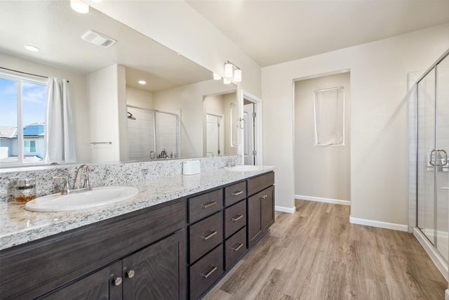 2203 N Laverne Avenue, Fresno, CA 93727