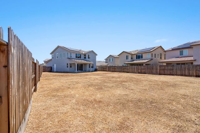 2203 N Laverne Avenue, Fresno, CA 93727
