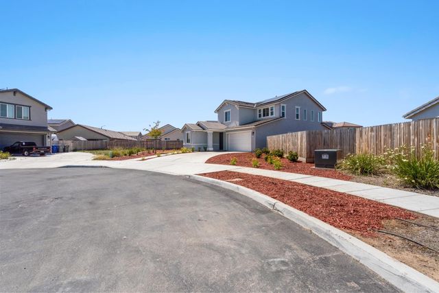 2203 N Laverne Avenue, Fresno, CA 93727