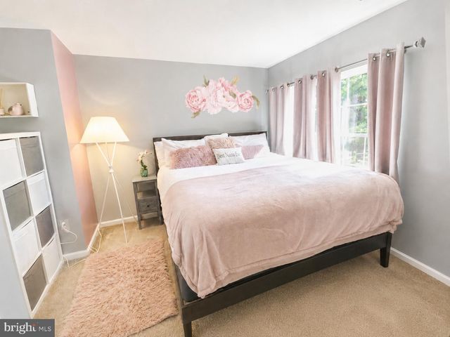4622 FLATLICK BRANCH DR, Chantilly, VA 20151