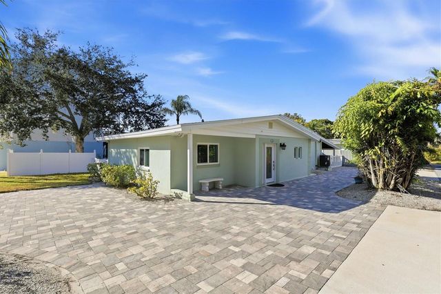 302 GEORGIA AVENUE, Crystal Beach, FL 34681