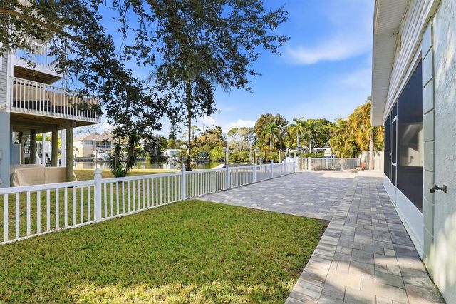 302 GEORGIA AVENUE, Crystal Beach, FL 34681