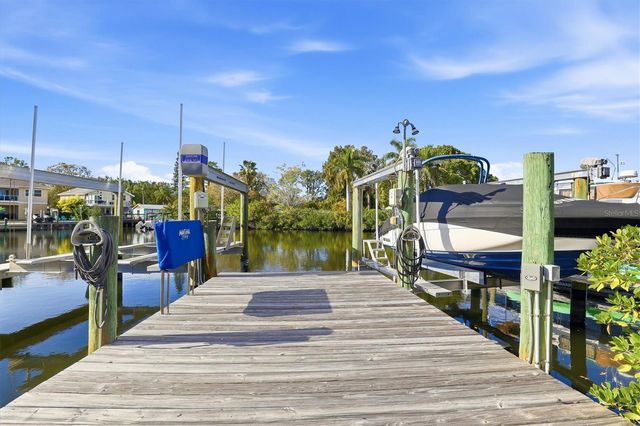 302 GEORGIA AVENUE, Crystal Beach, FL 34681