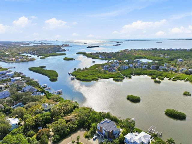 302 GEORGIA AVENUE, Crystal Beach, FL 34681