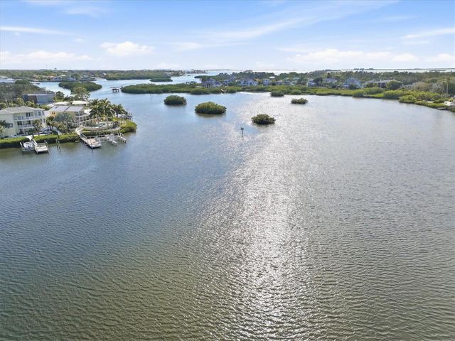 302 GEORGIA AVENUE, Crystal Beach, FL 34681