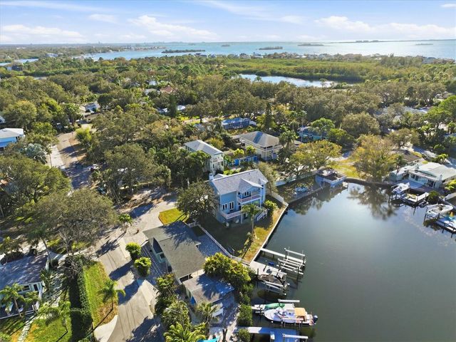 302 GEORGIA AVENUE, Crystal Beach, FL 34681