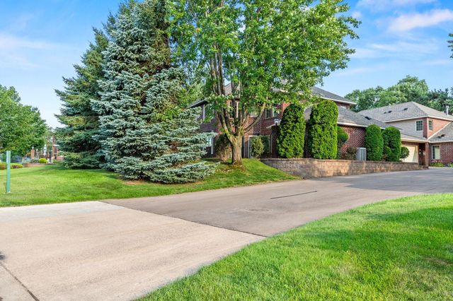 1518 Hunter Hill Road, Hudson, WI 54016