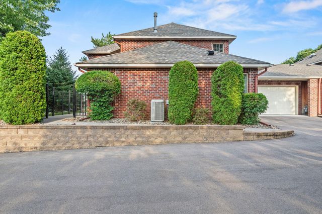 1518 Hunter Hill Road, Hudson, WI 54016