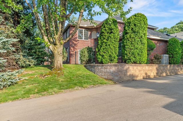 1518 Hunter Hill Road, Hudson, WI 54016