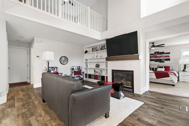 1518 Hunter Hill Road, Hudson, WI 54016