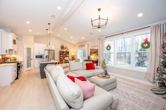 7404 Boulder Creek Drive, Midland, MI 48642