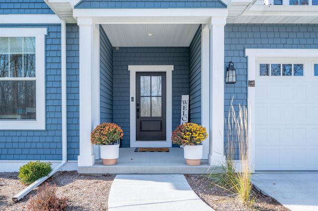 7404 Boulder Creek Drive, Midland, MI 48642