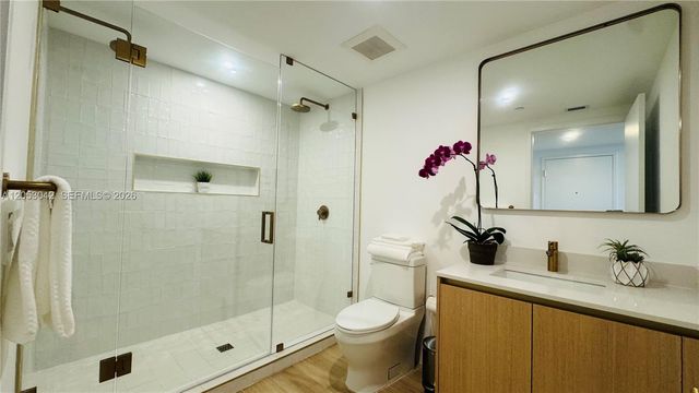 90 NE 32 ST 613, Miami, FL 33137