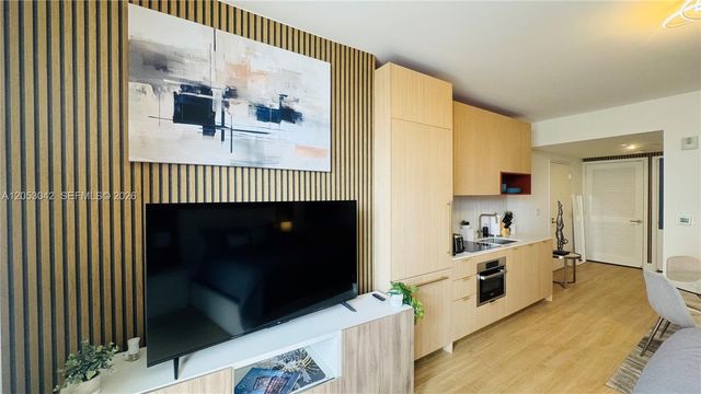 90 NE 32 ST 613, Miami, FL 33137