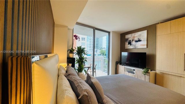 90 NE 32 ST 613, Miami, FL 33137