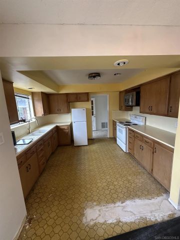 3246 Grand Ave, San Marcos, CA 92078