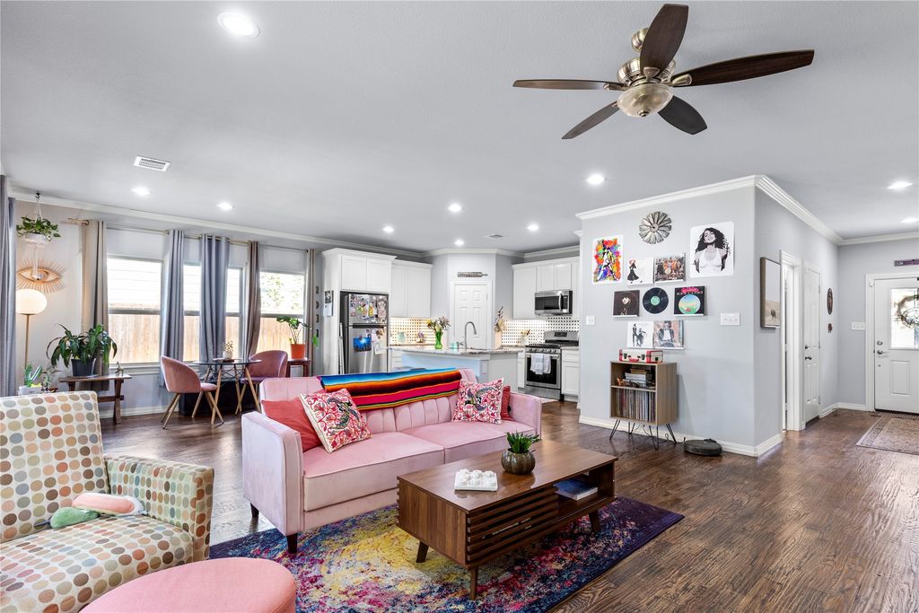 810 N Walnut Street, Sherman, TX 75090