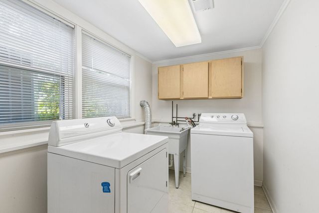 7920 Kenneth Avenue, Skokie, IL 60076