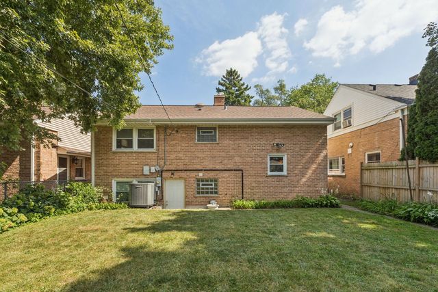 7920 Kenneth Avenue, Skokie, IL 60076