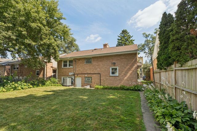 7920 Kenneth Avenue, Skokie, IL 60076