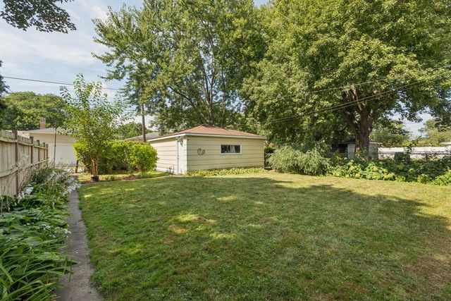 7920 Kenneth Avenue, Skokie, IL 60076