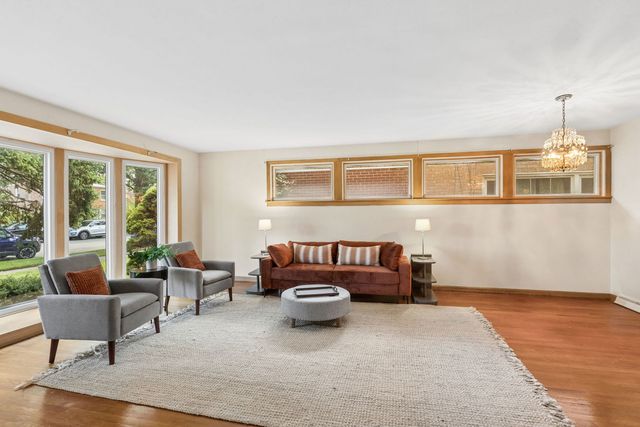 7920 Kenneth Avenue, Skokie, IL 60076