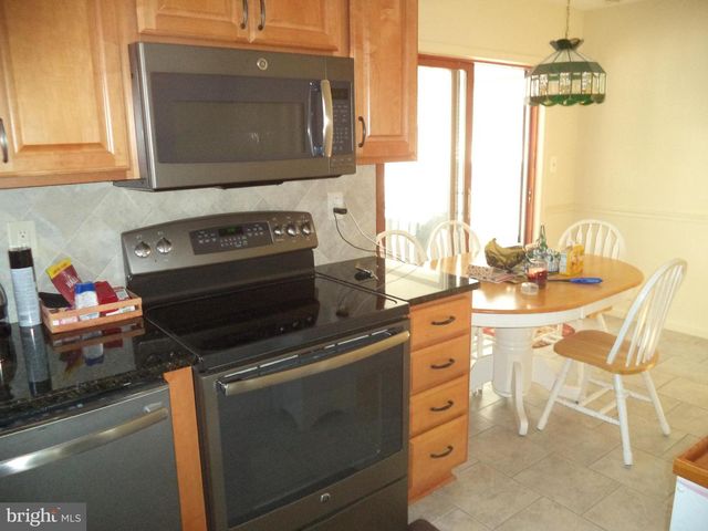 7881 WHITES COVE RD, Pasadena, MD 21122