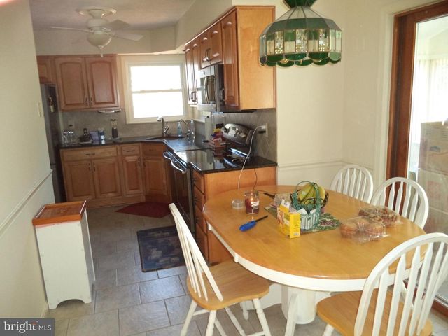7881 WHITES COVE RD, Pasadena, MD 21122