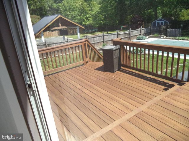 7881 WHITES COVE RD, Pasadena, MD 21122