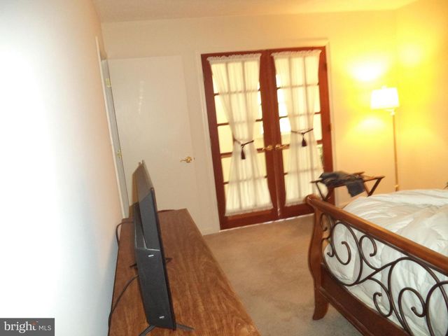 7881 WHITES COVE RD, Pasadena, MD 21122