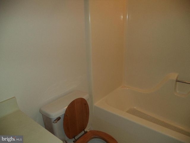 7881 WHITES COVE RD, Pasadena, MD 21122