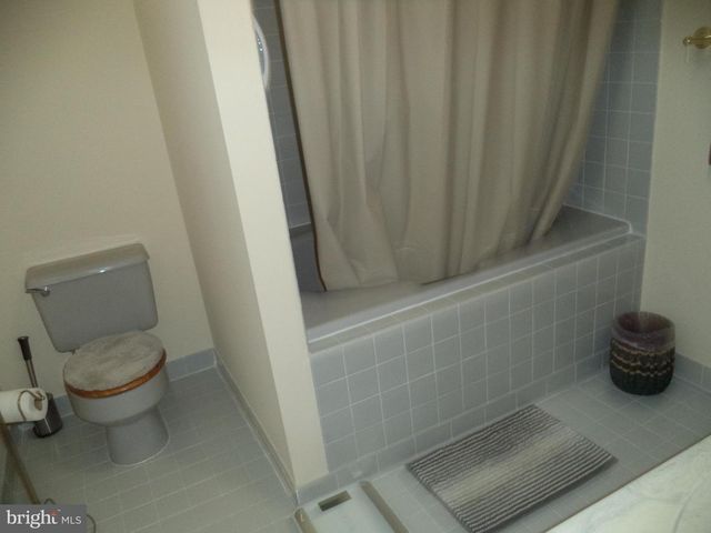 7881 WHITES COVE RD, Pasadena, MD 21122