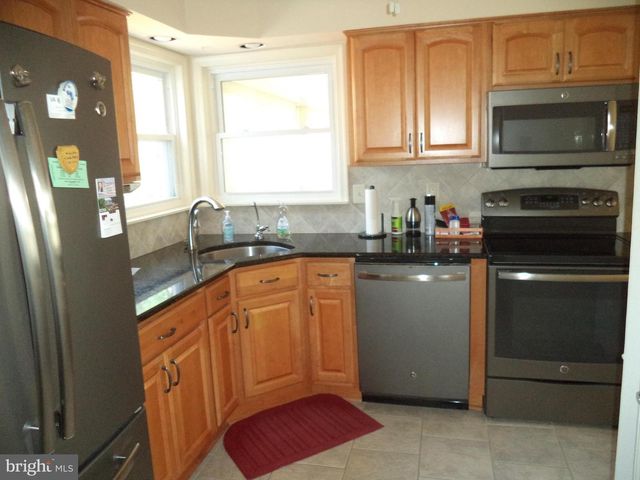 7881 WHITES COVE RD, Pasadena, MD 21122