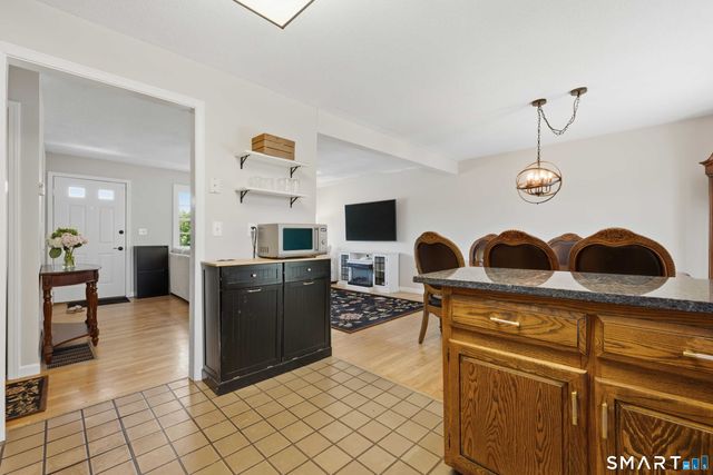 699 Selbys Pond Road, Stratford, CT 06615