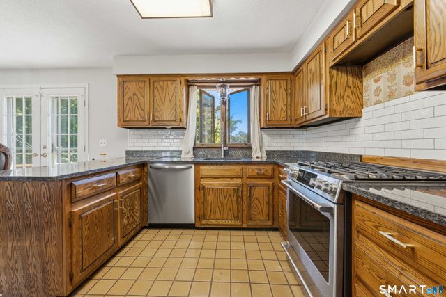 699 Selbys Pond Road, Stratford, CT 06615