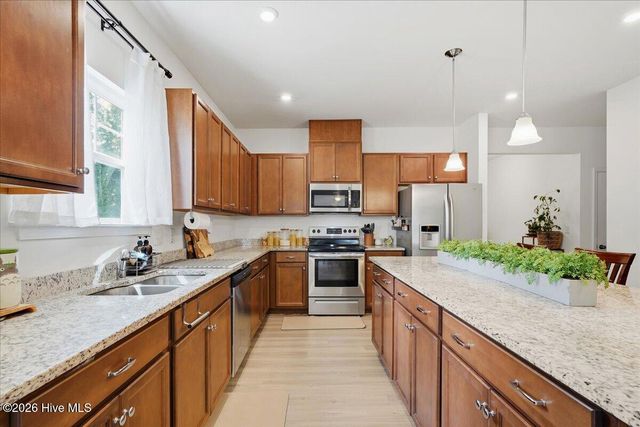 5775 Huntington Park Drive, La Grange, NC 28551