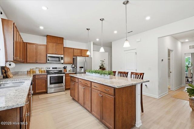 5775 Huntington Park Drive, La Grange, NC 28551
